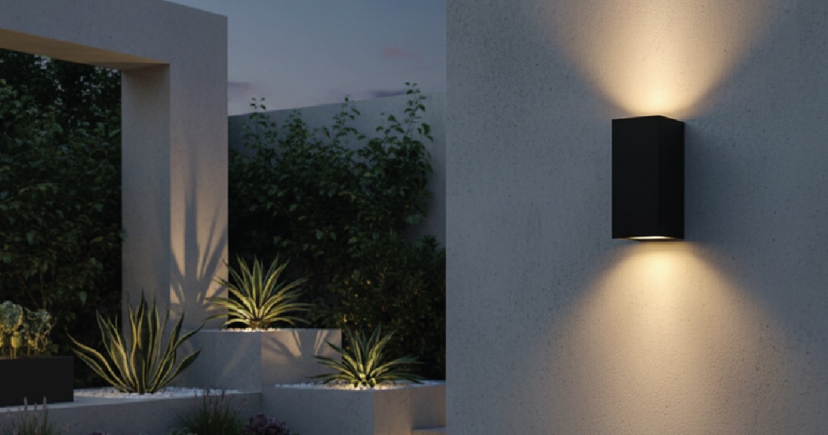 إنارة حدائق وممرات